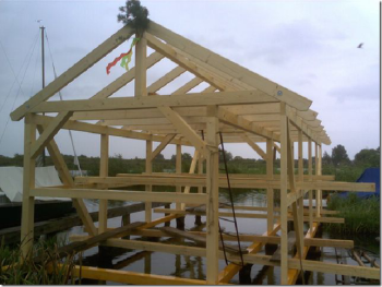 Bau von Bootsstegen vom Zimmerer aus Waren (Müritz)