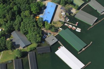 Bau von Bootshäusern vom Zimmerer aus Waren (Müritz)