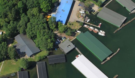 Bootsschuppenbau an der Müritz